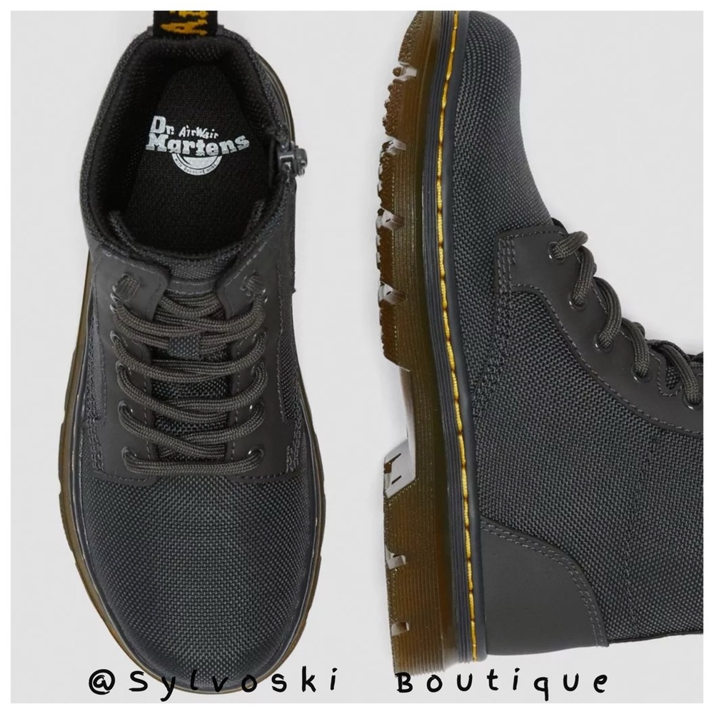 ๐ DR MARTENS JUNIOR UNISEX COMBS EXTRA TOUGH POLY CASUAL BOOTS NWT - Picture 1 of 14